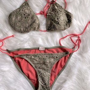 Women bikini 2 pieces size small crochet